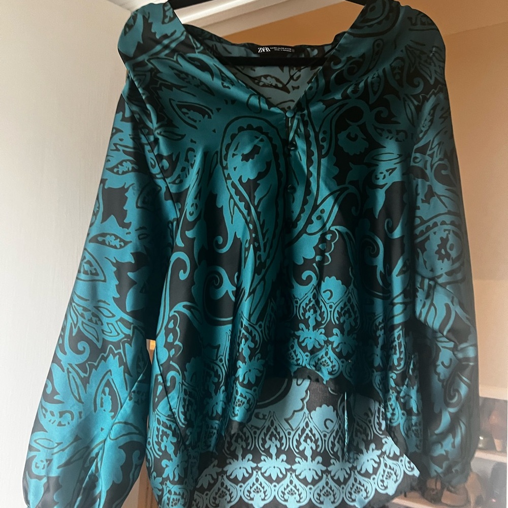 Zara Women's Turquoise and Black Blouse